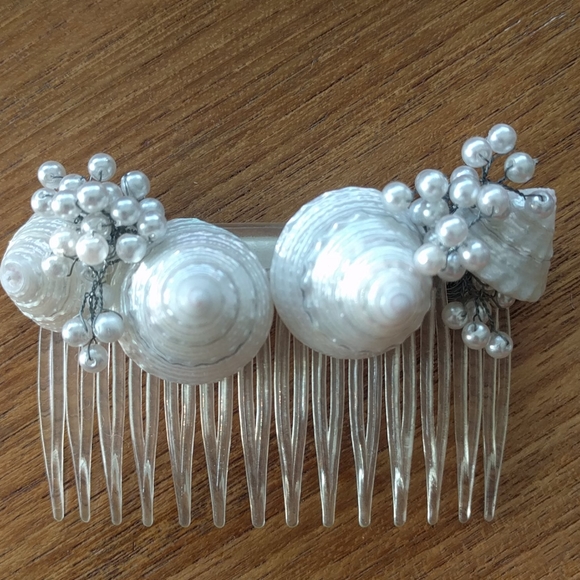 Pearls and shells hair decoration piece - Picture 1 of 8